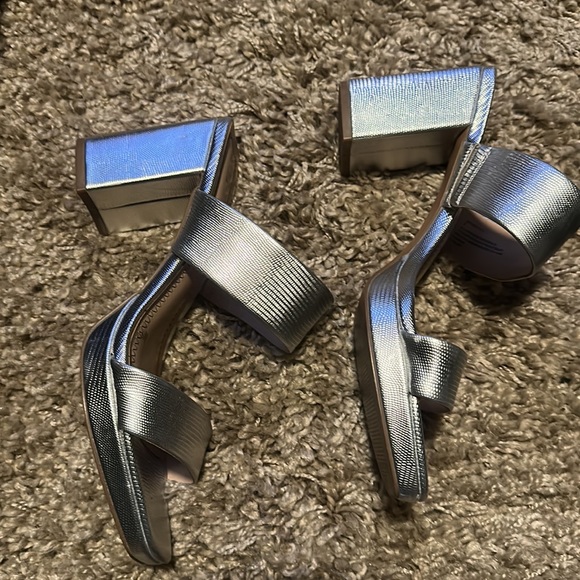 BP Silver Heels - Picture 3 of 7